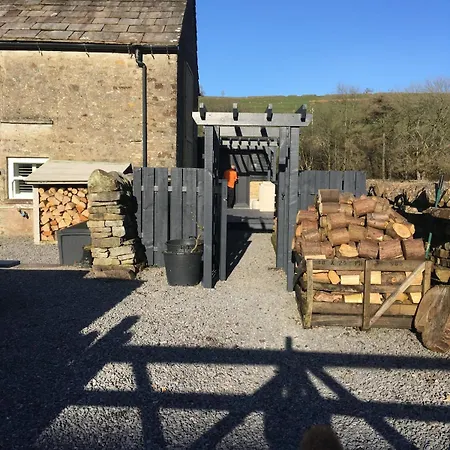 Gatecroft Barn & - Pet Friendly With Hot Tub