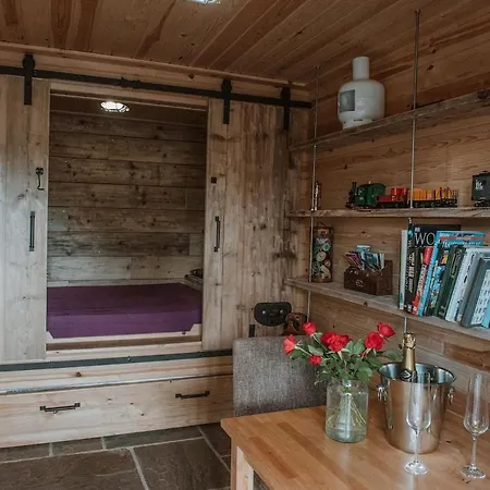 Gatecroft Barn & - Pet Friendly With Hot Tub